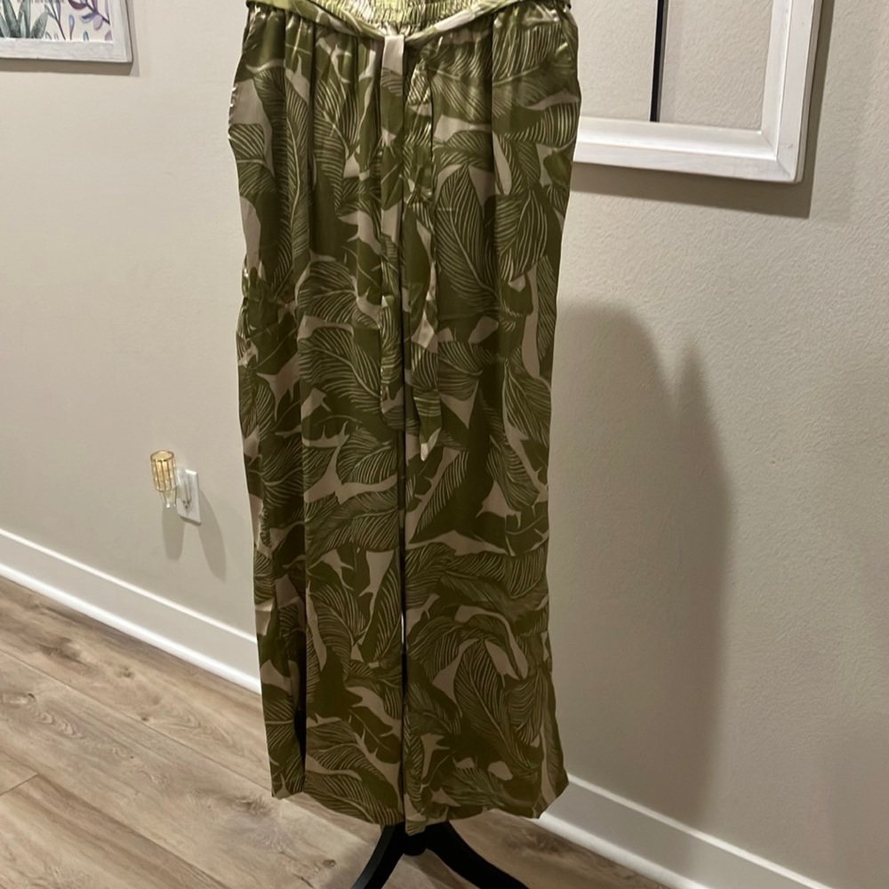 Leaf Print Wide Leg Pants